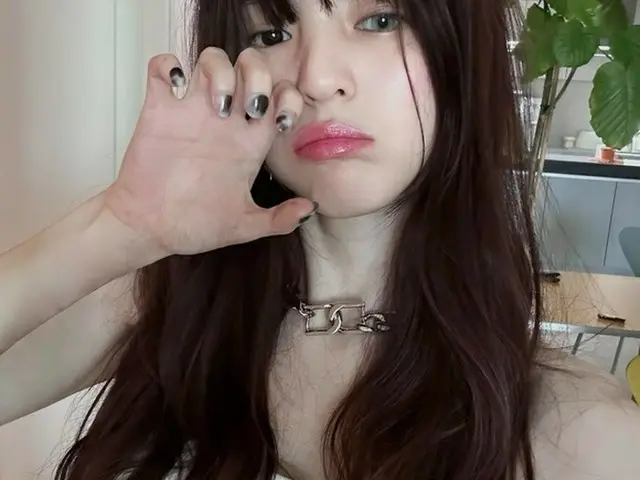 Han Suxi และ Yi Meichen ที่มีหน้าม้า + คอนแทคเลนส์สีเทากลายเป็นประเด็นร้อน .