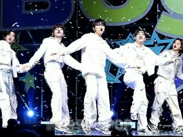 TNX จัดงานโชว์เคสสำหรับมินิอัลบั้มชุดที่ 3 "BOYHOOD" .