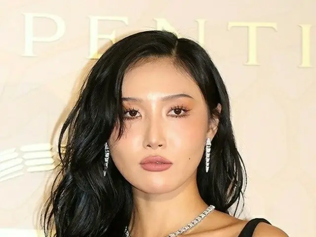 Hwasa (MAMAMOO) is accused of public indecency by the Student Parents HumanRights Protection Solidar