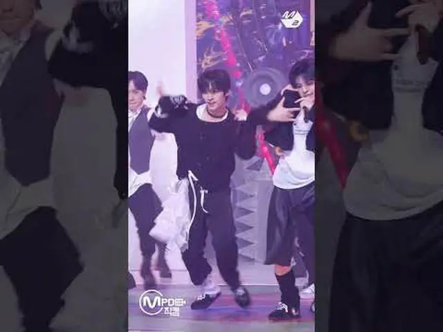 Reno นักร้องนำอันทรงพลัง Live Crazy #MPD fancam เพิ่มเติมจาก #M2? :D เฟสบุ๊ค: ทว