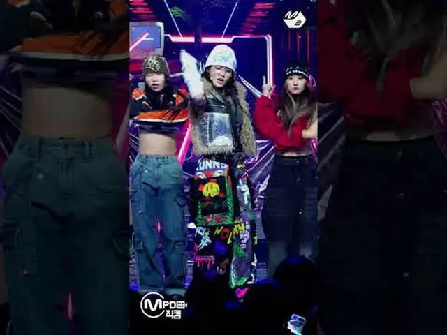 สะโพกม้วนๆ ของเทพชองฮา 🔥 #CHUNGHA เพิ่มเติมจาก #M2? :D เฟสบุ๊ค: เอ็กซ์: อินสตาแ
