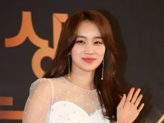 นักแสดงหญิงจองยูมินซึ่งปรากฏตัวใน ``The Connection'' และ ``The Perfect Marriage 
