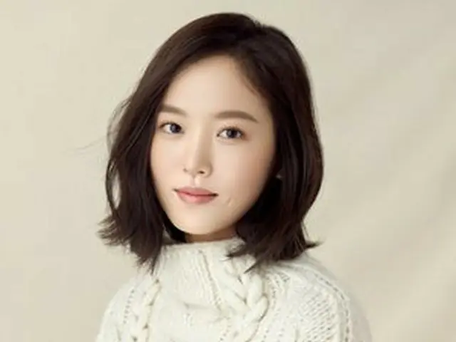 Actress Kang Han Na, photos from ”COSMOPOLITAN”.