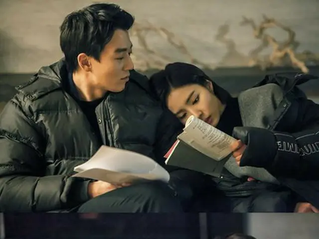 TV Series ”Black Knight”, Kim Rae Won & Sin Se Gyeong's Kiss scene Behind Cutreleased.