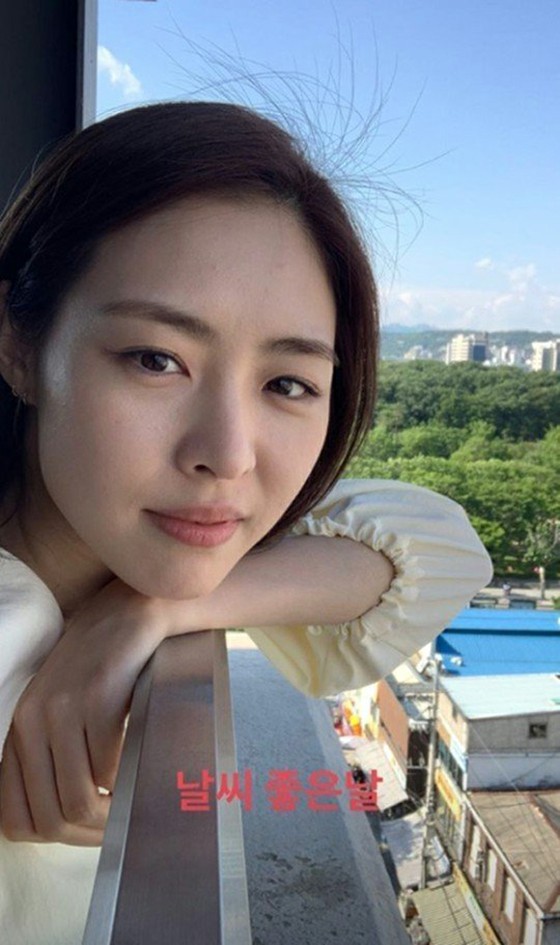 นักแสดงหญิง Lee Yeon Hee บนอินสตาแกรมอัพเดทการ… 6 วันเพื่อเป็นเจ้าสาวในเดือนมิถุนายน