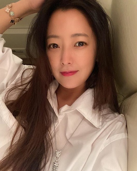 นักแสดงสาวคิมฮีซอนใครเชื่อว่าคนในวงการบันเทิงอายุ 44 ปี?