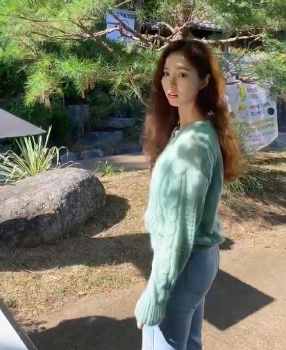 นักแสดงหญิง Sin Se Gyeong เผยแพร่วิดีโอของความงามราวกับเทพธิดา ...