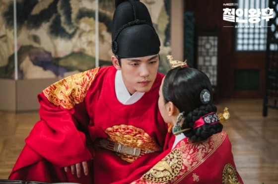 นักแสดงคิมจงฮยอนทีวีซีรีส์ "Crash landing of love" จาก Ku Seung-jun สู่ราชาของ "Queen Tetsujin" ... หนทางสู่การเป็น "นักแสดงที่น่าเชื่อถือ"