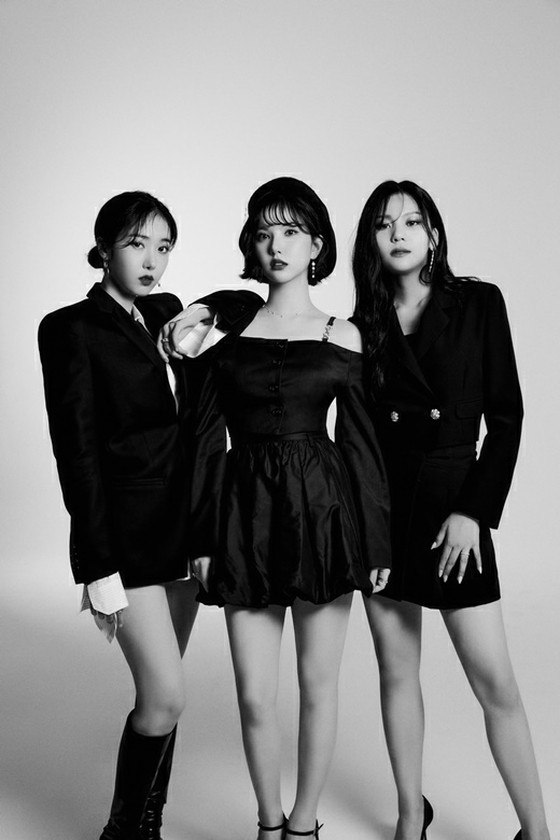 อดีต "GFRIEND" Una & SinB & UMJI ชื่อวงใหม่ "VIVIZ"