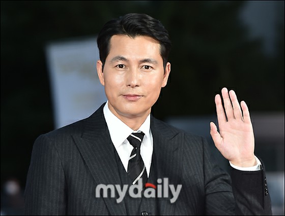 นักแสดง Jung Woo Sung, COVID-19 "Breakthrough Infection" ... Lee Jung Jae ที่มีการติดต่อคือ "Negative"