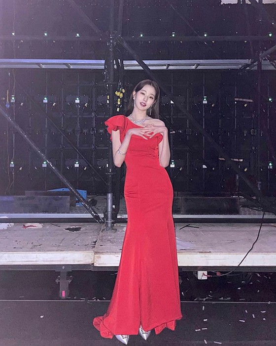 Jang Won Young (IVE), "ขายาวเกินไป" เจ็บมั้ย? รูปภาพ SNS ก็ไม่สมจริงเช่นกัน