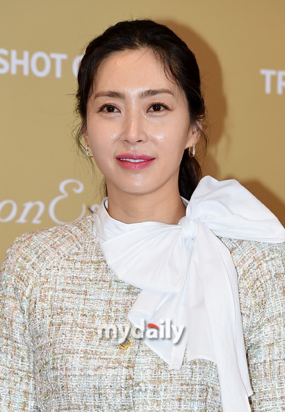 นักแสดงสาวซง ยุนอา ผู้จัดการเรียกร้องให้มีเลือดออกในสมอง 5 วันหลังจากฉีดวัคซีนโควิด-19 เข็มที่ 3 ...