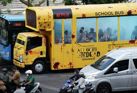 "ซอมบี้บนรถโรงเรียน" ...ซีรีส์เกาหลีเรื่องใหม่จาก Netflix โฆษณารถเมล์วิ่งในกรุงเทพฯ เป็น Hot Topic