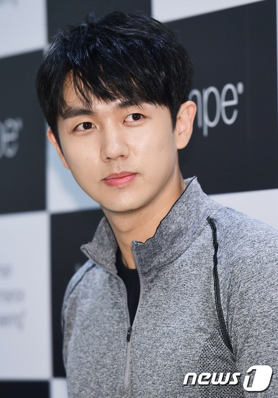 Lim Seulong (2AM) ขับรถอุบัติเหตุทางรถยนต์คนเดินเท้ากระโดดออกมา