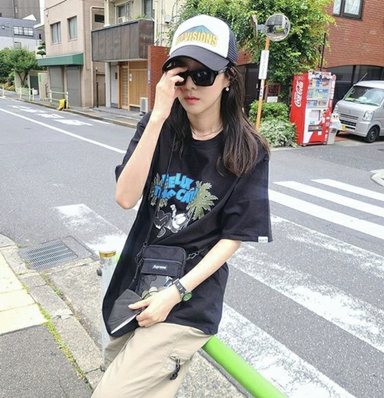 คุณอยู่ที่โตเกียวใช่ไหม ดาร่า (อดีต 2NE1) เดินเล่นรอบเมืองแบบ "สตรีทสไตล์" สุดแปลก