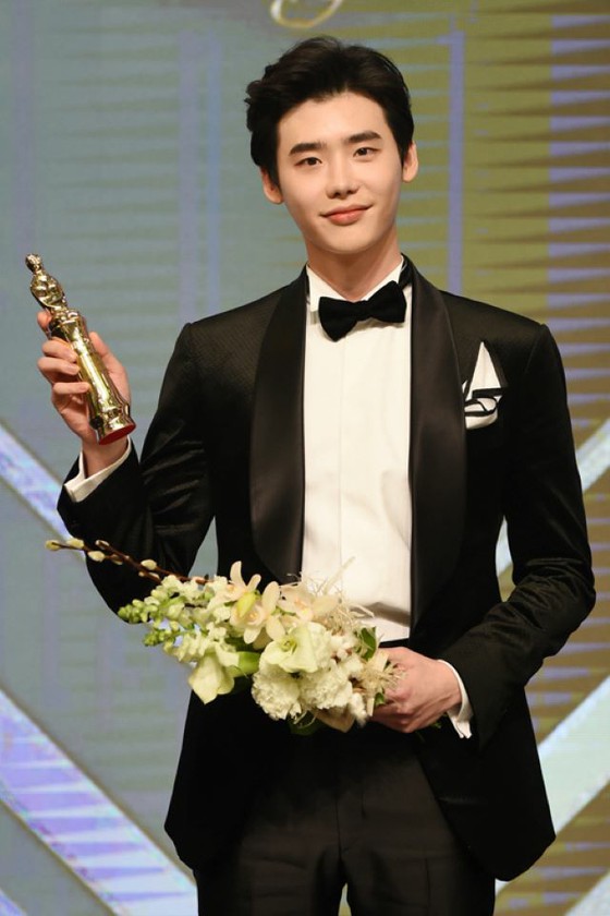 นักแสดงชายอีจองซอก เขาจะกลายเป็นนักแสดงชายคนแรกที่ได้รับรางวัล MBC Drama Awards สองครั้งหรือไม่? การแสดงที่กระตือรือร้นใน "Big Mouth" ทำให้เรตติ้งผู้ชมสูง