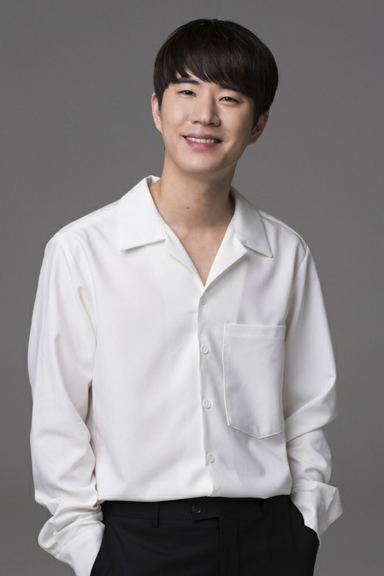 ``Smart Doctor's Life'' มุนแทยูปรากฏตัวในละครทีวี ``Love and Benefits''... ร่วมแสดงกับยูยอนซอกอีกครั้ง