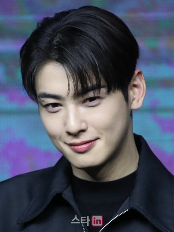 “ทีเซอร์กับการแสดงที่แตกต่างกัน 180 องศา” Cha EUN WOO (ASTRO) “ฉันถูกดึงดูดด้วยตัวละครที่ซ่อนความเศร้าไว้ในความสดใส”… เผยเหตุผลที่ปรากฏตัวใน “Island”