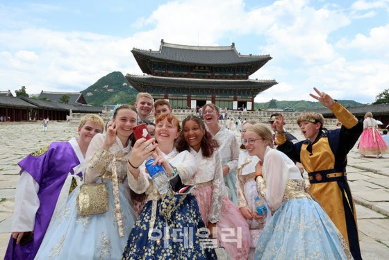 โซลเตรียมจัดหาที่พักให้สมาชิกชุมนุม 15,000 คน