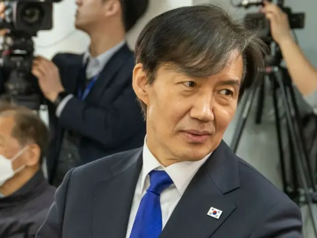 党内の性的不祥事に「知らぬ存ぜぬ」の曹国氏…かつて「性暴力被害者への保護」論文も＝韓国