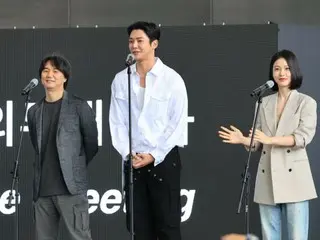 [ภาพ] โรอุน, ชินเยอึน, พัคโซฮัม และคนอื่นๆ เข้าร่วมงานกลางแจ้งสำหรับภาพยนตร์เรื่อง "Muddy Stream"