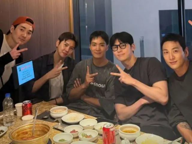 “公式グループ活動終了から3年”「NU’EST」、ジョンヒョン（JR）＆ミンヒョン＆ベクホ＆レン＆アロンの友情は現在進行中