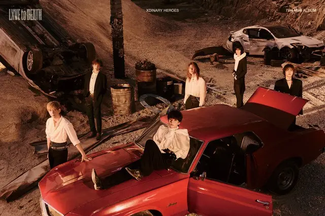 「Xdinary Heroes」が、ニューミニアルバムの第2弾ティーザーイメージで、映画のような雰囲気を漂わせた。