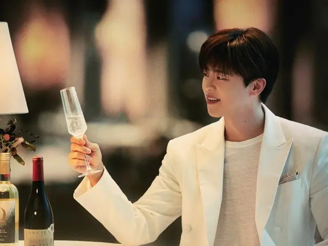 บัตรคอนเสิร์ตแฟนมีตของพัคจีฮโยขายหมดภายใน 5 นาที... พิสูจน์พลังตั๋วของเขา