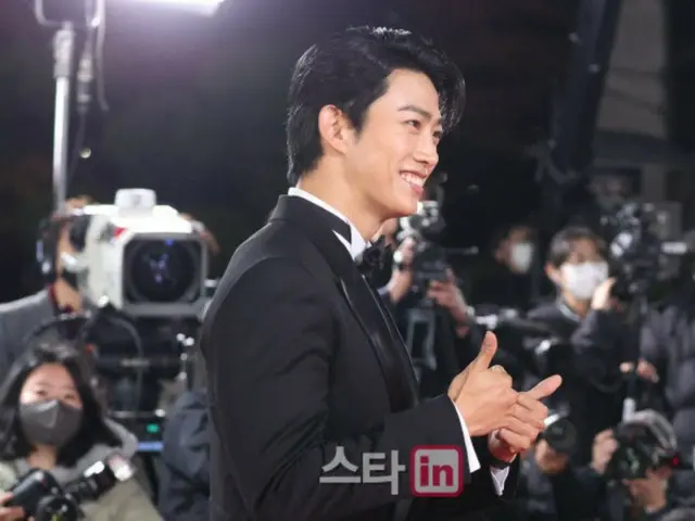 [Official] ทาคยอน (2PM) เตรียมแต่งงานกับสาวนอกวงการ หลังคบหาดูใจกันมา 5 ปี ในฤดูใบไม้ผลิหน้า... กลายเป็นสมาชิกคนที่สองของวงที่จะแต่งงาน