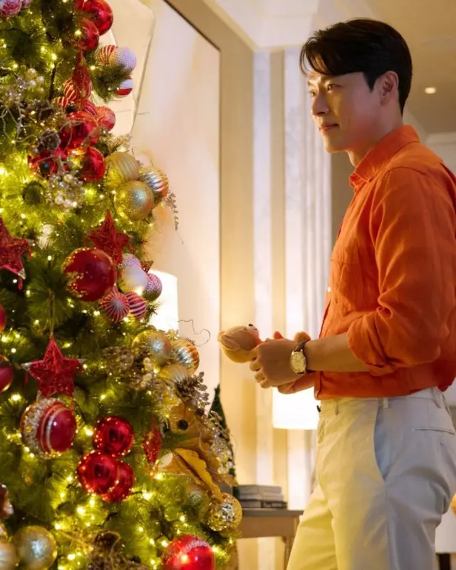 俳優ヒョンビン、えくぼが魅力の“優男”1