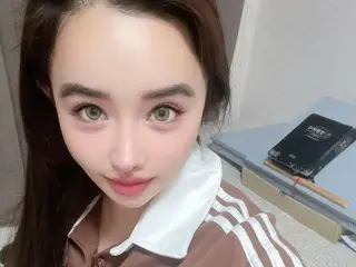 ภาพถอดเสื้อของ BOM (2NE1) และ Lee Minho กลับมาอีกครั้ง... และถูกลบออกในภายหลัง