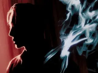 ซานแห่ง ATEEZ ปล่อยมิวสิควิดีโอเพลงเดี่ยว "Creep" ด้วยอารมณ์ที่ชวนหลงใหล