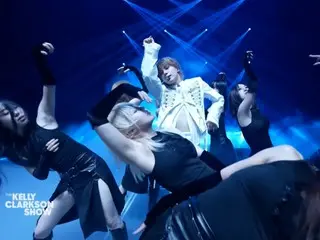 แทมิน SHINee เปิดตัวเดี่ยวทางทีวีครั้งแรกในอเมริกาในรายการ "The Kelly Clarkson Show"... ปฏิกิริยาจากทั่วโลกก็ระเบิดเช่นกัน