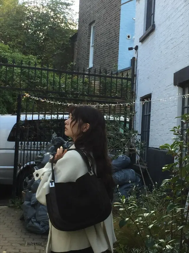 チョン・ソミン、手より小さい顔…「実物美人芸能人」の風格