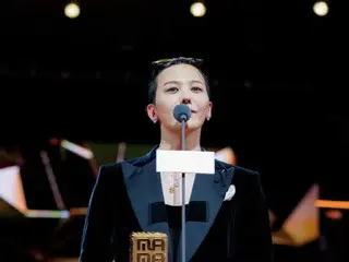 [2025 MAMA] จี-ดราก้อน และ Stray Kids คว้ารางวัลใหญ่! ข้อความไว้อาลัยของโจวเหวินฟะได้รับการตอบรับด้วยการยืนสงบนิ่งเป็นเวลาหนึ่งนาที