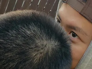 กงมยองให้กำลังใจน้องชาย โดยอง (NCT) ที่กำลังจะเข้ากรม... จูบหัวโล้นๆ ของเขา "อย่าเจ็บตัวนะ ขอให้สุขภาพแข็งแรง"