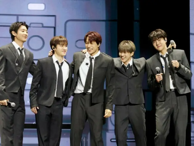 EXO กำลังจะมา... อัลบั้มเต็มชุดที่ 8 "REVERXE" เตรียมวางจำหน่ายวันที่ 19 มกราคมนี้