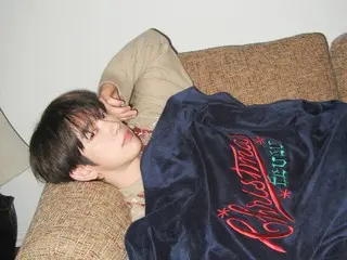 จินยอง GOT7 แสดงความสนใจอย่างมากในเพลง "Christmas Fever" ของ Carol... ของขวัญคริสต์มาสสำหรับแฟนๆ