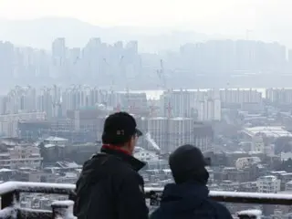 "ให้ไปเลยดีกว่า"... สาเหตุของการให้ของขวัญที่เพิ่มขึ้นอย่างกะทันหันในย่านกังนัมของกรุงโซล = สื่อเกาหลี