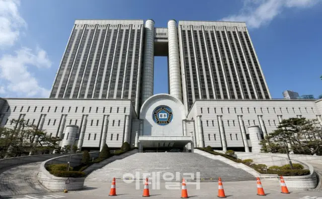 韓国の日本大使館前で旭日旗を燃やした大学生団体…罰金刑を宣告