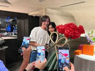 นักแสดงหญิงโกโซยองแชร์ภาพหวาน ๆ กับสามีของเธอจางดองกัน...ขอบคุณสำหรับ ``ช่วงเวลาอันมีค่า'' ในงานวันเกิดอันงดงาม