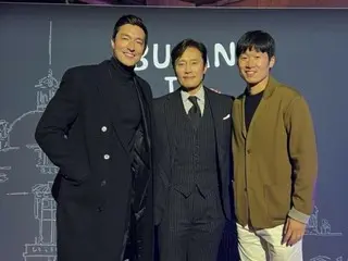 นักแสดง Daniel H ดูเท่ยิ่งขึ้นหลังจากประกาศการแต่งงานของเขา...การถ่ายสามช็อตกับ Lee Byung Hun และ Park Jisung นั้น ``ยอดเยี่ยมมาก''