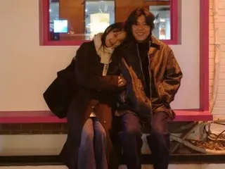 คู่รักนักร้องอีฮโยริ (Fin.KL) และอีซังซุนกอดกันหลังจากแต่งงานกันมา 10 ปี...พวกเขาเริ่มหน้าตาเหมือนกันหรือเปล่า?