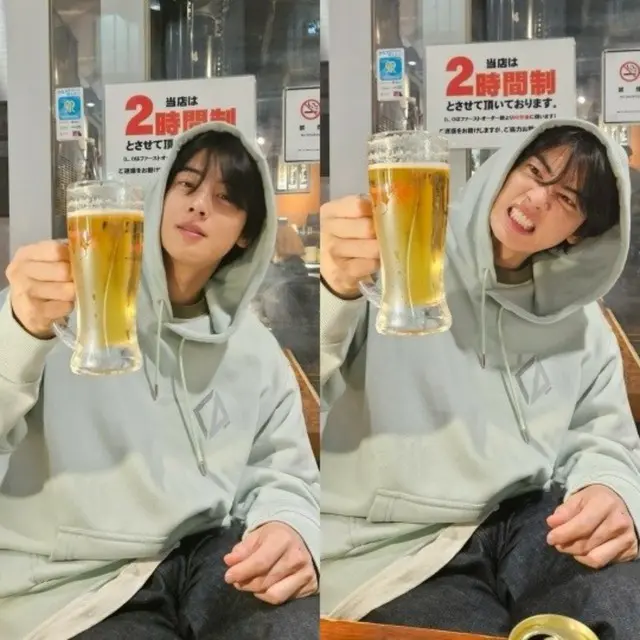 チャウヌ（ASTRO）、日本で飲み放題体験？生ビールのジョッキを片手に気さくな表情…フードで隠れたイケメンビジュアル