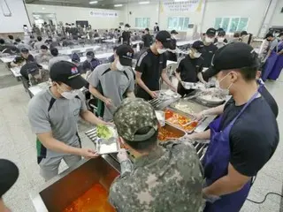 ทหารเกาหลีใต้จะได้รับอาหารแบบบุฟเฟ่ต์ - อาหารทหารที่เคยก่อให้เกิดข้อโต้แย้งว่า "แย่เกินไป"
