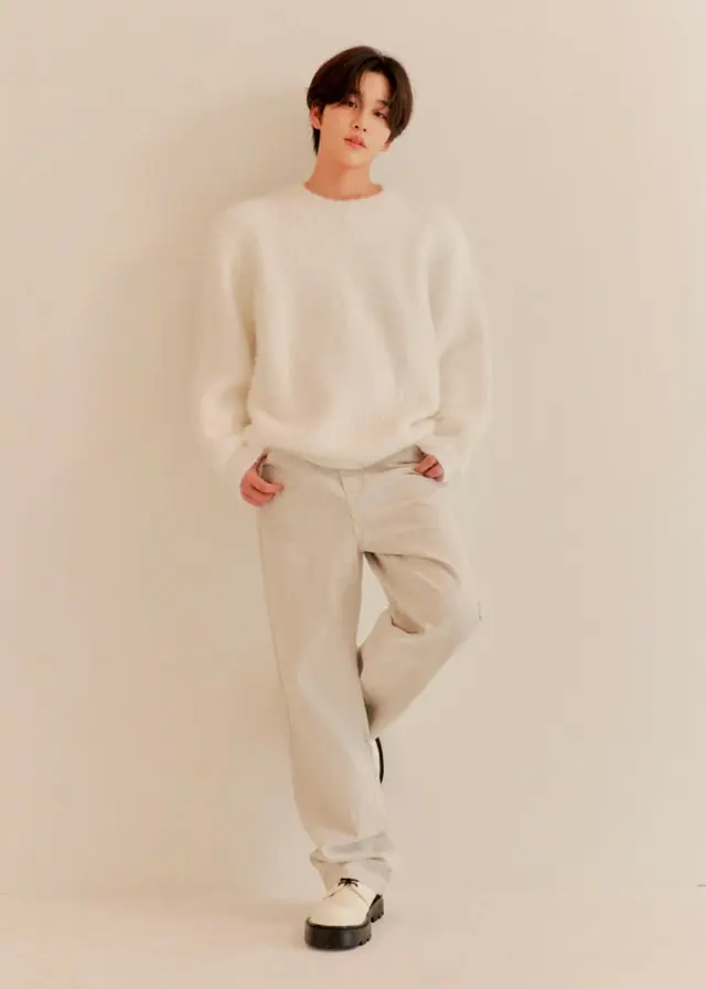 “MBC演技大賞で新人賞”俳優キム・ユヌ、新プロフィール写真公開…少年美から男性美まで多彩な表情