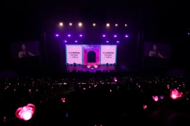 韓国ガールズグループ「少女時代」ユナ（イム・ユナ）がマカオと台北をピンク色に染めた。３