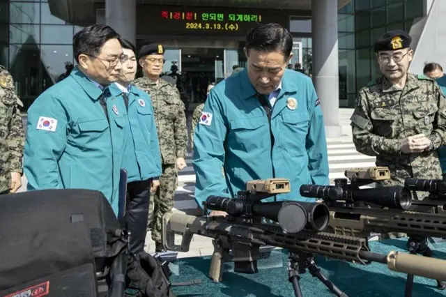韓国国防相が特殊戦司令部を訪問…国防省「米韓特殊打撃訓練」を ”異例”公開