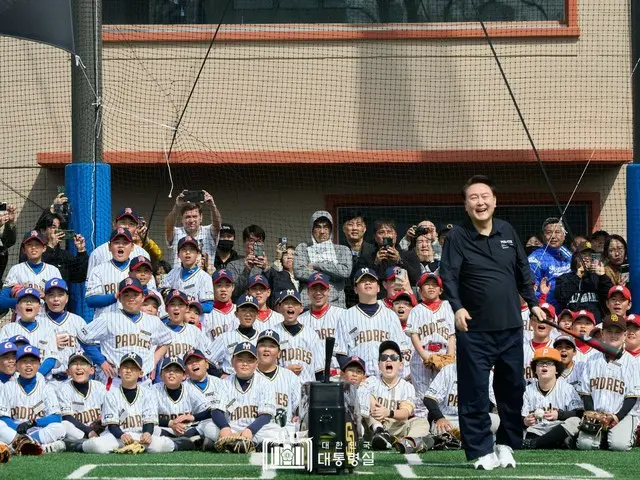 尹錫悦大統領、SD野球教室に登場...「野球をすれば立派なリーダーになれる」