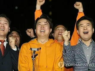 การเลือกตั้งทั่วไปของเกาหลีใต้: อดีตผู้นำพรรครัฐบาล ลี จุน-ซอก ได้รับเลือกเป็นครั้งแรก